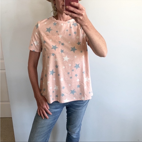 Short Sleeve Star Print Top - Picture 8 of 12